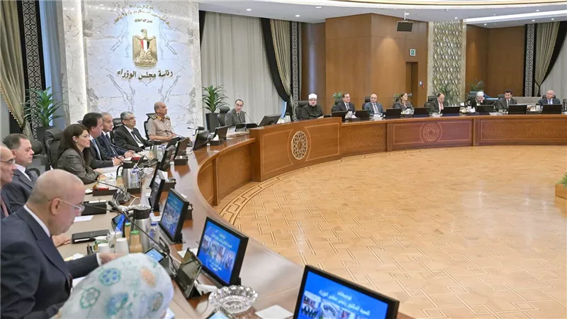 وزير الصحة يستعرض خطة تقديم الدعم الصحي للحالات المستقبَلة من قطاع 