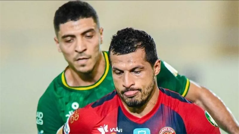 بعد إشارته لمحمد شريف.. إيقاف طارق حامد مباراتين وتغريمه 20 ألف ريال