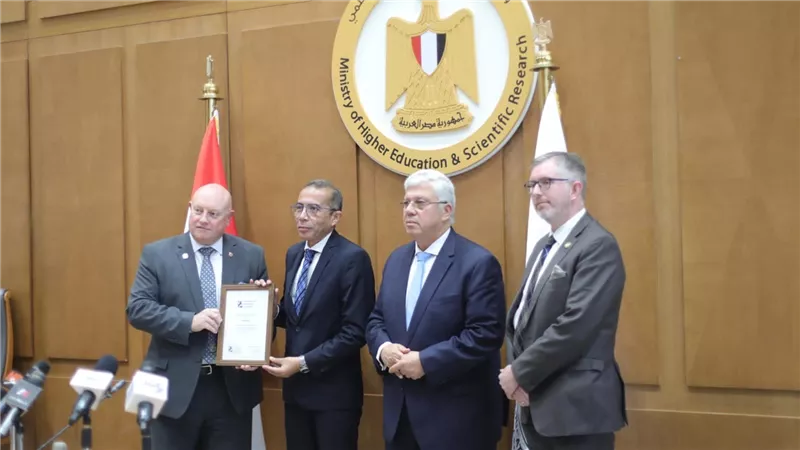 الكلية الملكية للجراحين تعتمد برنامج 