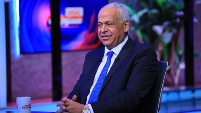 اكيد هيمشي في يناير.. فرج عامر يوضح موقف الأهلي مع هذا اللاعب