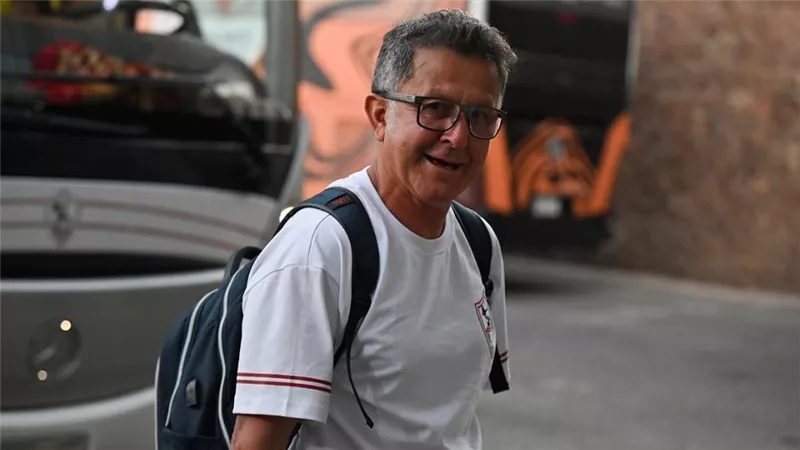 مفاجأة بشأن المدرب الجديد.. الزمالك يتجه لفسخ عقد أوسوريو