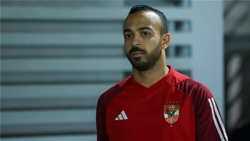 بعد أزمة مباراة المقاولون.. الأهلي يوقع عقوبة قاسية على محمد مجدي أفشة