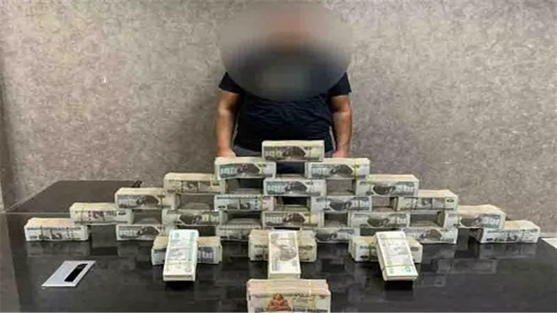 خان الأمانة.. ضبط سائق وبحوزته 1.5 مليون جنيهاً بالجيزة