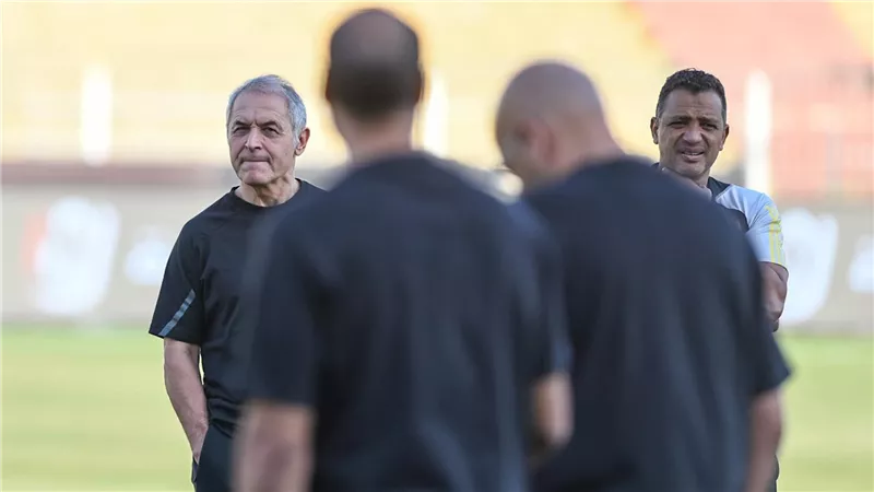 اللاعبين منزعجين من قراراته.. نجم الأهلي يجب على كولر أن يأخذ حذره