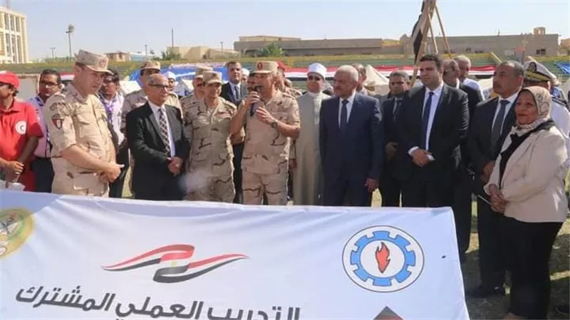 المستشار العسكري بالسويس: المحافظة جاهزة لمواجهة أي أزمات أو مخاطر تتعرض لها 