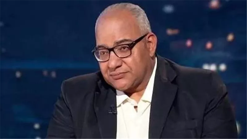 نقل الفنان بيومي فؤاد إلى المستشفى بعد إصابته بـ 