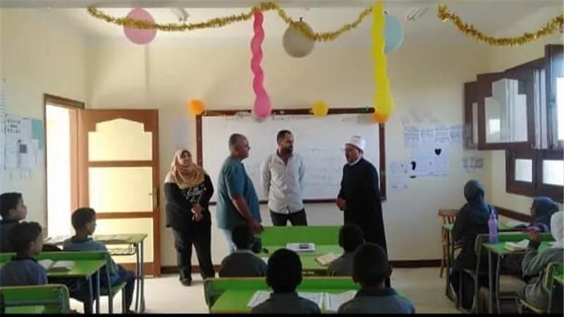 رئيس الأزهر بالسويس يتابع سير الدراسة بمعهد شندورة