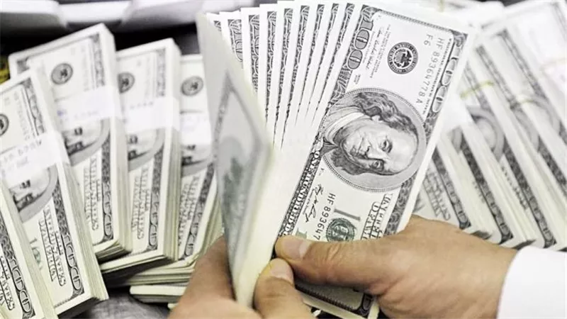 بالتعاون مع مديرية امن أسوان.. ضبط 4 أشخاص بتهمة الإتجار في النقد الأجنبي