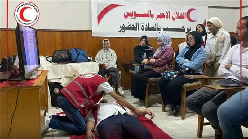 ورشة إسعافات أولية بنادي شباب الهلال الأحمر المصري بالسويس