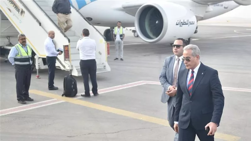 محافظ أسيوط يستقبل وزير العمل في 