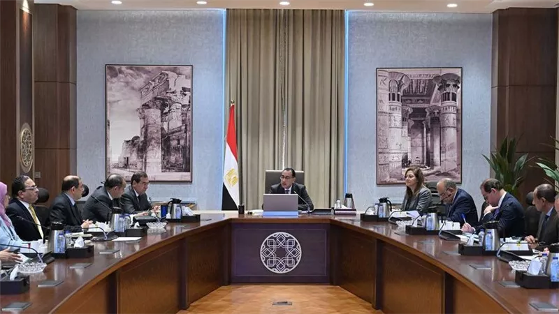 رئيس الوزراء يتابع تنفيذ مبادرة خفض أسعار السلع الغذائية