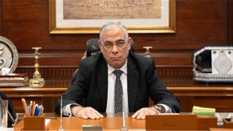 النيابة العامة تحيل 3 متهمين فى 