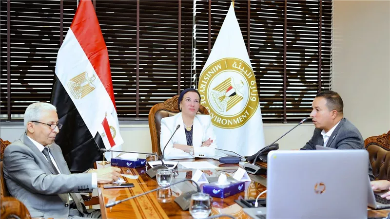 وزيرة البيئة ومحافظ الفيوم يتابعان أعمال تنفيذ مشروعات إعادة التوازن البيئى لبحيرة قارون