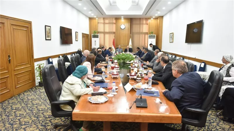 وزير العمل: توجيهات الرئيس السيسي التعاون مع شركاء التنمية وتعزيز علاقات العمل بين 