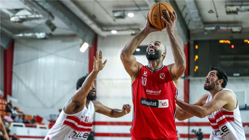 رجال الأهلي تفوز على الزمالك 81-66 في ربع نهائي دوري مرتبط السلة