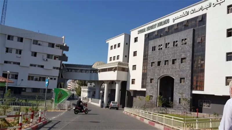 لا نستطيع مداواة الأطفال.. 