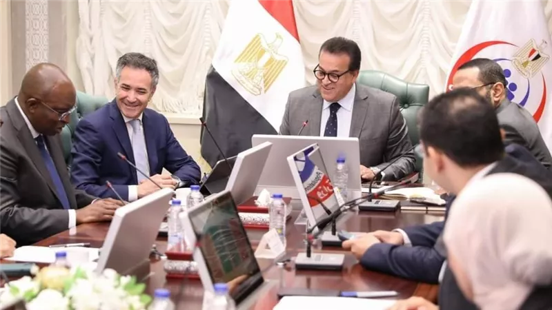 وزير الصحة يستقبل المدير العالمي لمؤسسة التمويل الدولية للصحة والتعليم