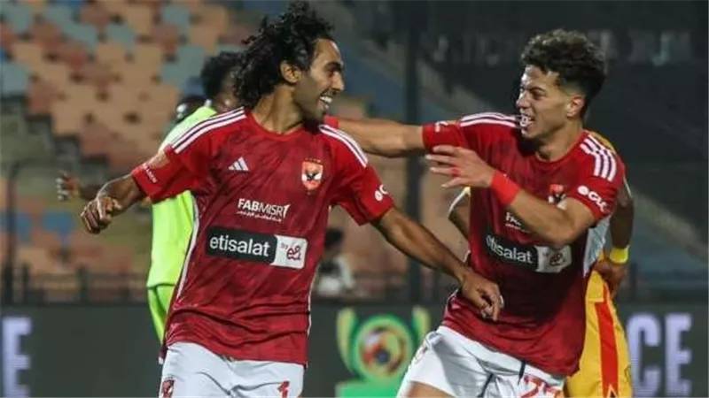 بعد استبعادهما من المنتخب.. انتظام إمام عاشور والشحات فى مران الأهلي