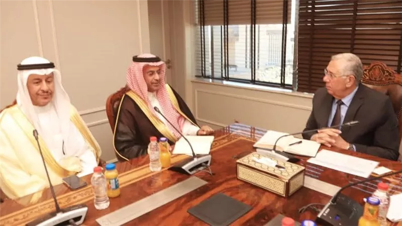 وزير الزراعة يبحث مع المستثمرين السعوديين سبل تعزيز الاستثمار الزراعي السعودى في مصر 