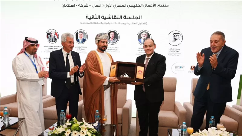 وزير التجارة والصناعة يلتقي نظيره العماني لبحث سبل تعزيز علاقات التعاون الاقتصادي المشترك بين القاهرة ومسقط