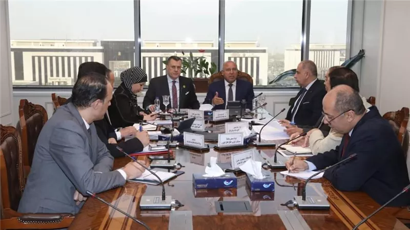 وزيرا النقل والسياحة والآثار يبحثان سبل تعظيم السياحة النيلية في مصر