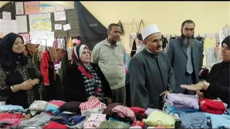 السويس الأزهرية تنظم المعرض الخيري السنوي للملابس