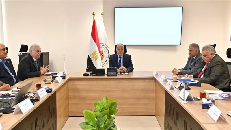  الدكتور سويلم يستعرض موقف الأنشطة التدريبية بالوزارة لرفع كفاءة العاملين 