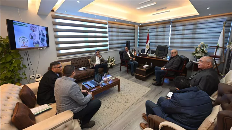 وزير الإسكان يتابع وضع منظومة مياه الشرب والصرف الصحى بمدينتي الشيخ زايد و6 أكتوبر