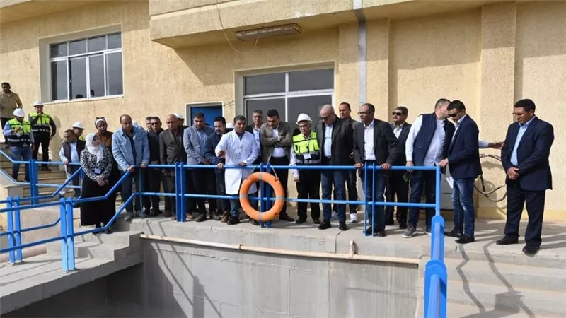 وزير الإسكان يتفقد محطة تنقية مياه الشرب بمدينة الشيخ زايد والمأخذ المُغذي لها ومشروعات المرافق بالمدينة