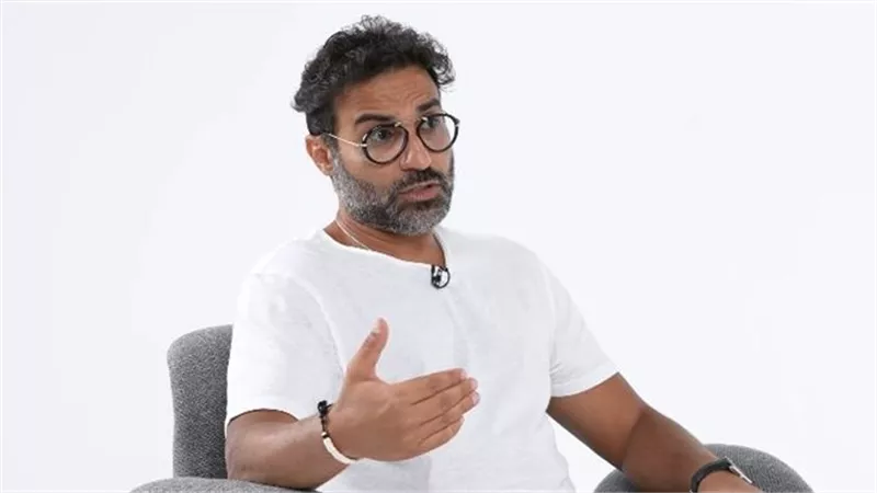 صلاح البيت في الانفصال.. أحمد فهمي: مضيت على عقد طلاق أبويا وأمي وأنا 19 سنة