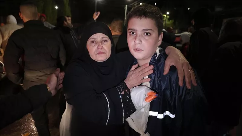 6 أيام بدون علاج.. طفل محرر من سجون الاحتلال: تعرضت للضرب المبرح