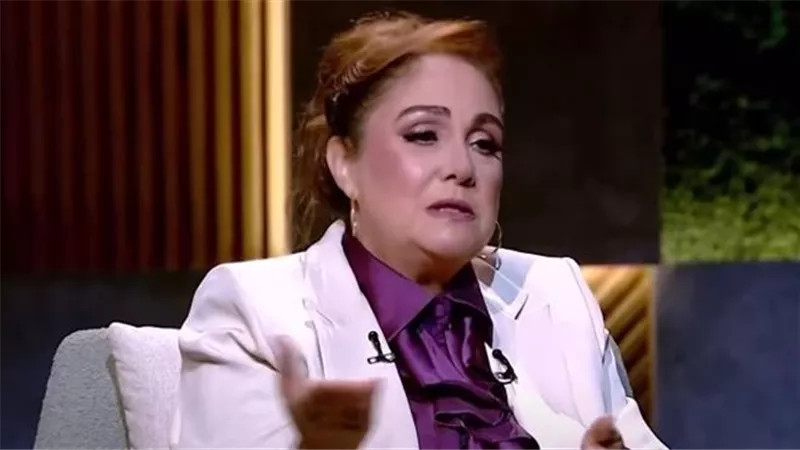 توقع هو مين؟.. شيرين: ضربت فنان على المسرح لهذه الأسباب