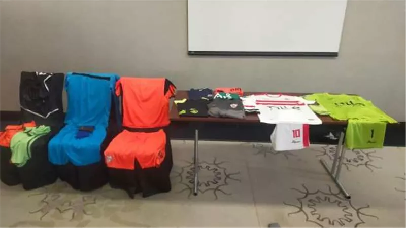 الكونفدرالية.. الزمالك بالأبيض وسوار الغينى بالأزرق