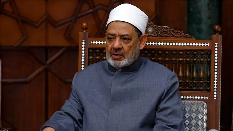 واستضافتهم بمدينة البعوث.. شيخ الأزهر يوجه بإعفاء طلاب فلسطين من المصروفات الدراسية