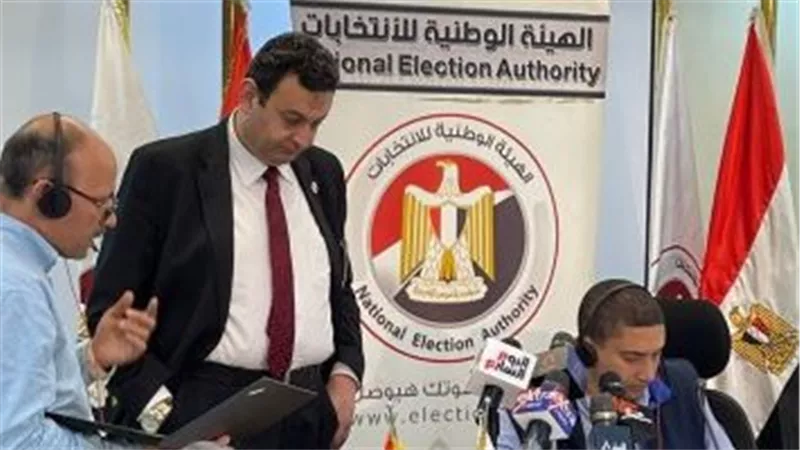 الوطنية للانتخابات: انتهاء التصويت فى29 لجنة بالخارج واستمراره بـ 108 سفارات