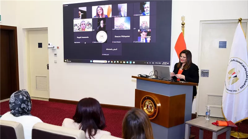 وزيرة الهجرة تلتقي الجاليات المصرية بالخارج في عدة دول للاطمئنان عليهم في الأيام التصويتية الثلاثة للانتخابات الرئاسية