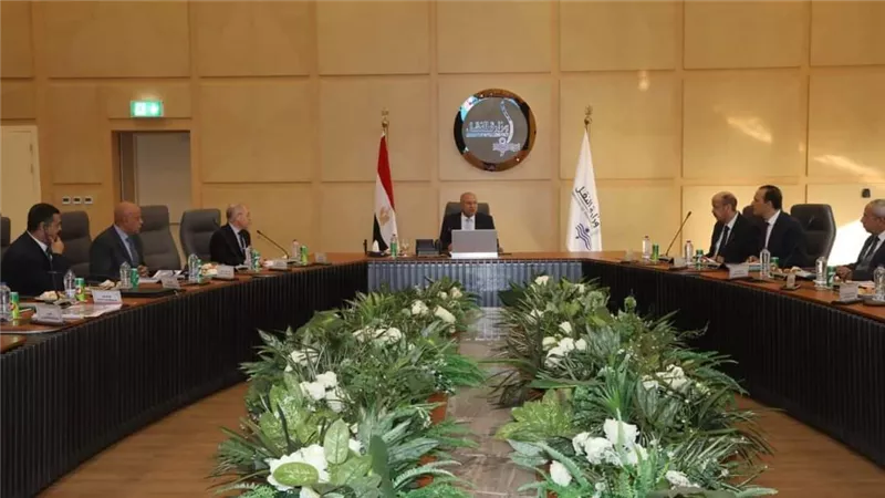 وزير النقل يترأس إجتماع الجمعيتين العامتين التأسيسيتين لشركتي مينائي جرجوب وبرنيس البحريين