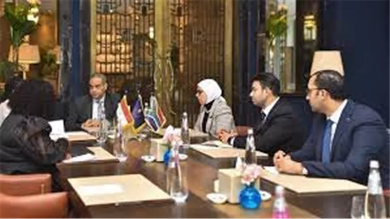 رئيس هيئة الدواء المصرية يلتقي عدداً من مسئولي الهيئات المناظرة بالدول الأفريقية