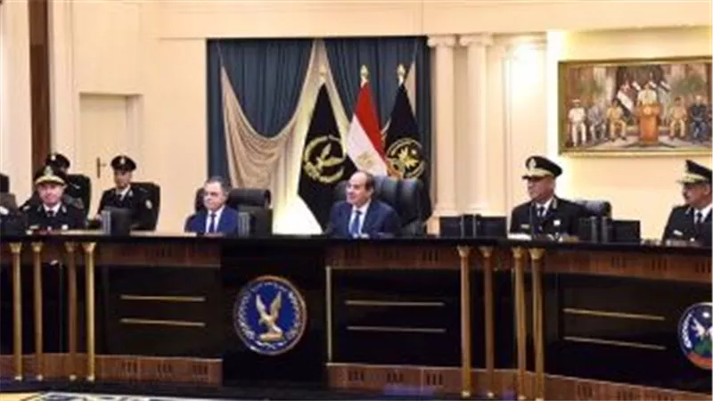 الرئيس السيسى للملتحقين بكلية الشرطة: حماية الوطن شرف لا يضاهى