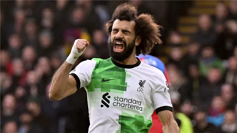 أنت تملك النادي.. جماهير ليفربول تحتفل بوصول محمد صلاح للهدف الـ200