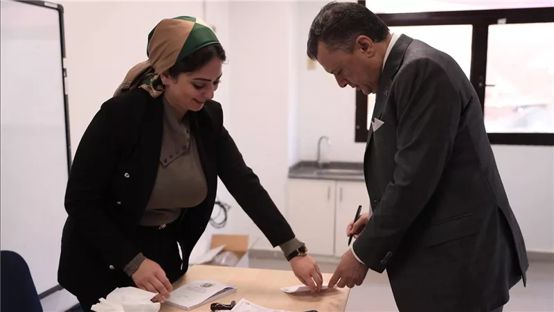  وزير السياحة والآثار يدلى بصوته فى الانتخابات الرئاسية 