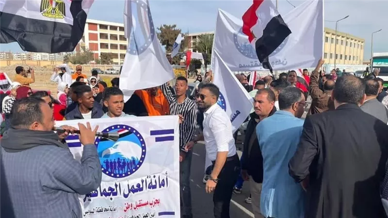 إنطلاق مسيرات لأعضاء مستقبل وطن بالسويس تتجه للإنتخابات الرئاسية