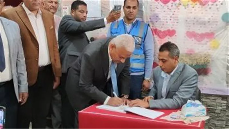 محافظ السويس يدلي بصوته في الإنتخابات الرئاسية