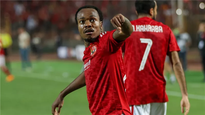 حفل جوائز الكاف.. بيرسي تاو يفوز بجائزة أفضل لاعب داخل أفريقيا