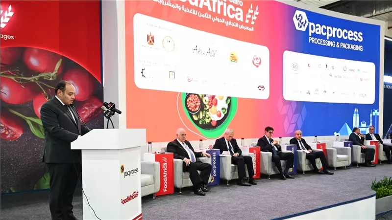 وزير التجارة والصناعة يستعرض فرص ومقومات قطاع الصناعات الغذائية في مصر