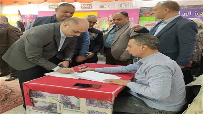 قيادات وعمال البحر الأحمر يتوافدون على اللجان للإدلاء بأصواتهم الانتخابية