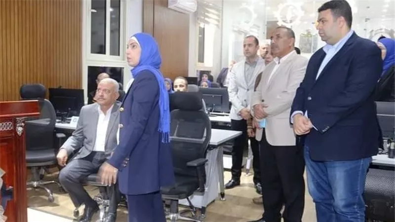 محافظ السويس يتابع الانتخابات الرئاسية من غرفة عمليات المحافظة