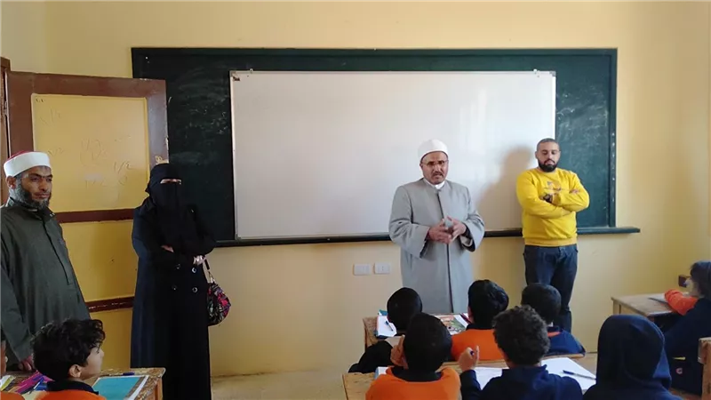 رئيس الأزهر السويس يتابع إمتحانات المهام الأدائية للمرحلة الإبتدائية