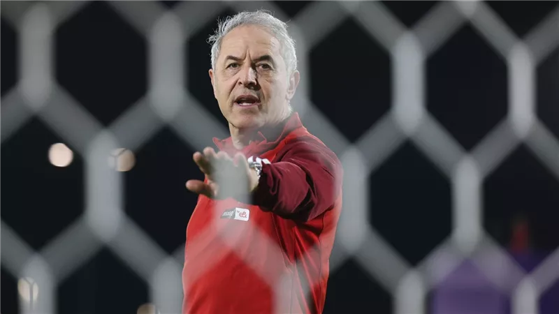 قناص ينهي أزمة كولر.. هداف الدوري المغربي يقترب من الأهلي