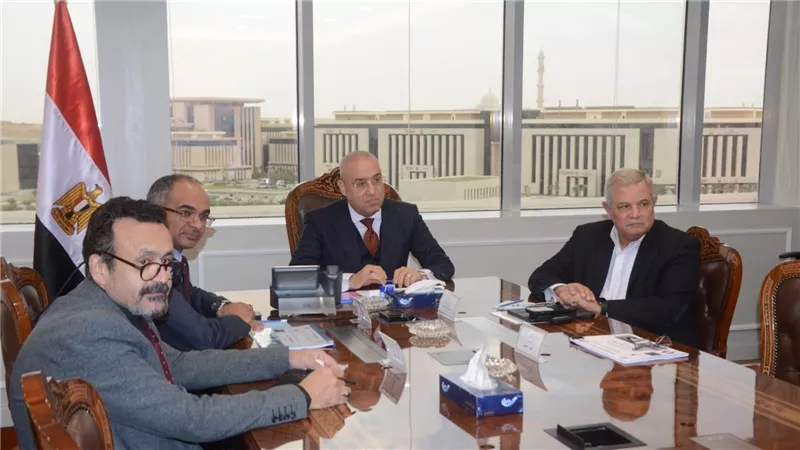 وزير الإسكان يتابع موقف تنفيذ مشروع تحسين نوعية المياه بمصرف كيتشنر بمحافظات 